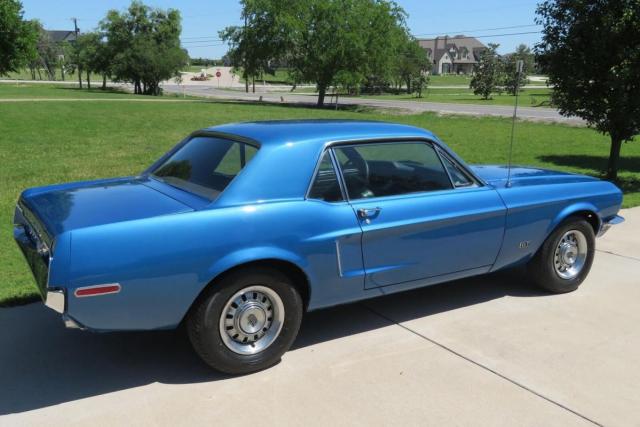 Ford Mustang image 6
