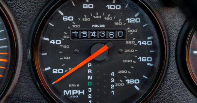 Porsche 911 image 2