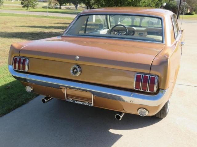 Ford Mustang image 8