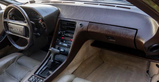 Porsche 928 image 3