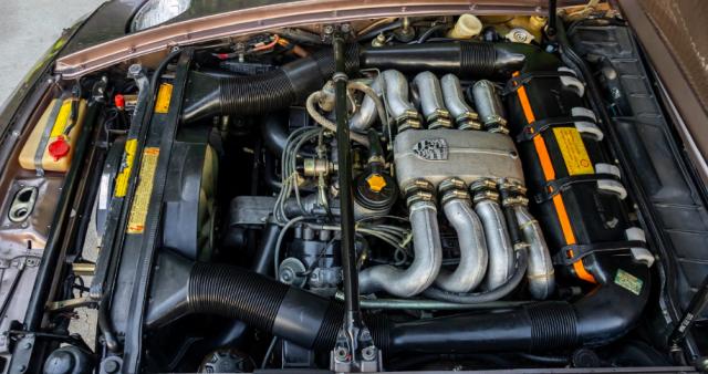 Porsche 928 image 2