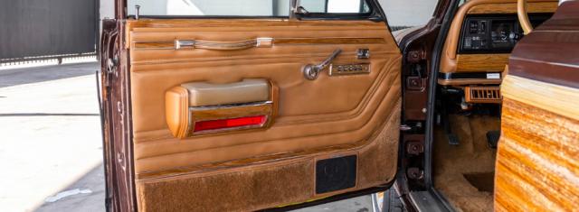 Jeep Wagoneer image 7