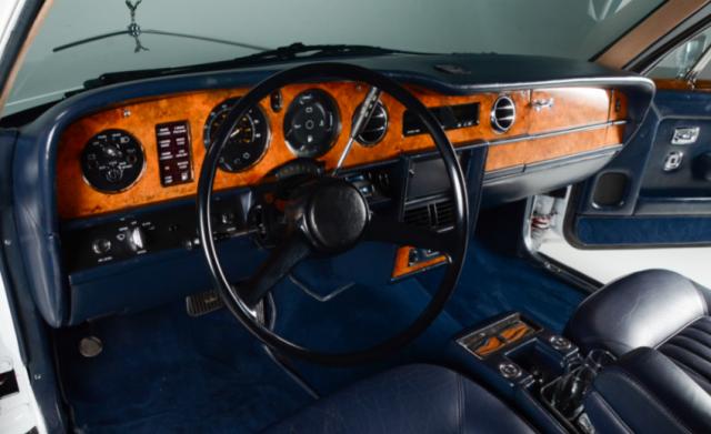 Rolls Royce Silver Spur image 9
