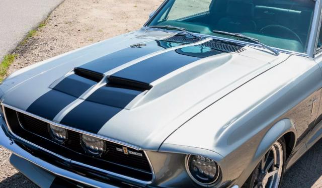 Ford Mustang image 6