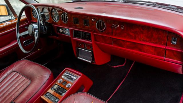 Rolls Royce Silver Spur image 1
