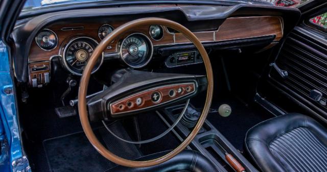 Ford Mustang image 7