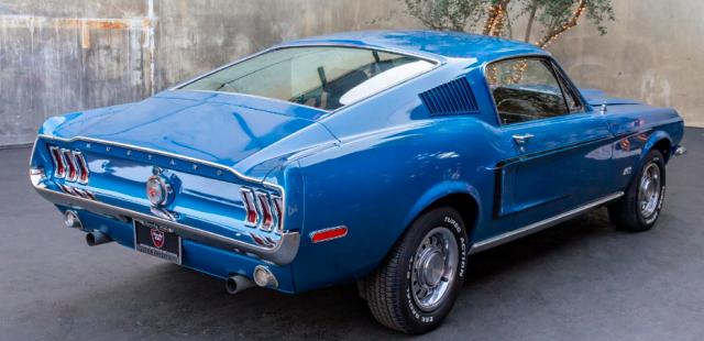 Ford Mustang image 9