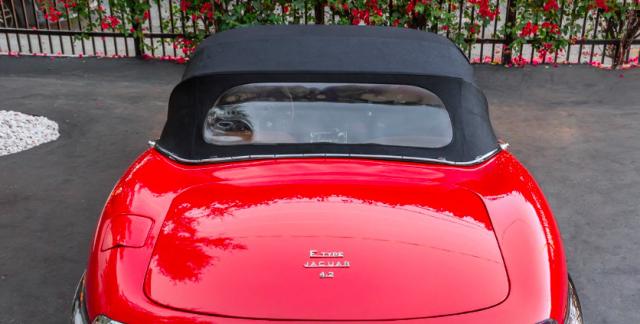 Jaguar E-Type image 4