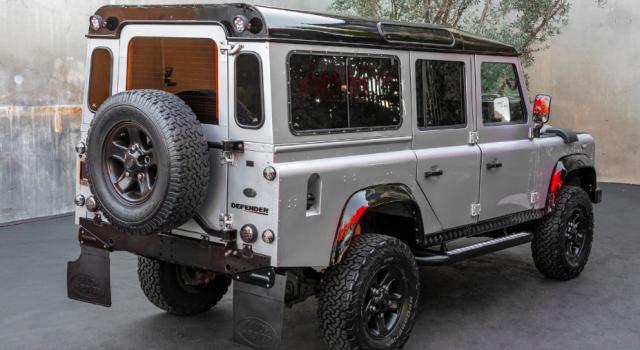 Land Rover Defender 110 image 2