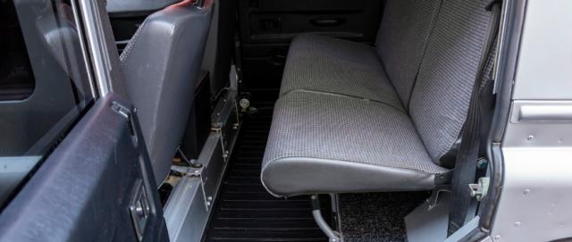Land Rover Defender 110 image 3