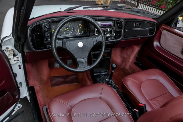 Saab 900 image 3