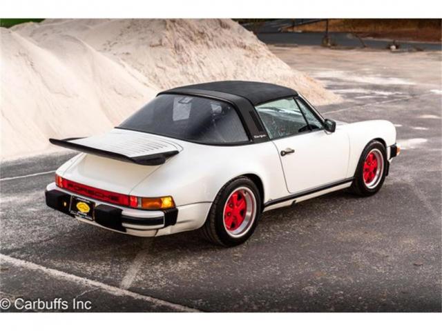 Porsche 911 image 1