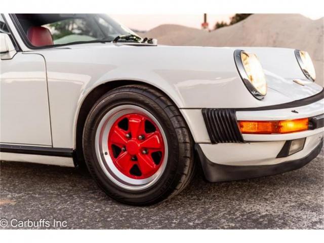 Porsche 911 image 3