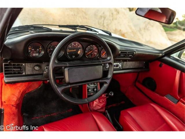 Porsche 911 image 2