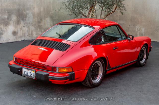 Porsche 911 image 6