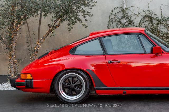 Porsche 911 image 1