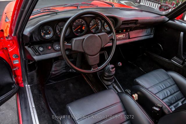 Porsche 911 image 3