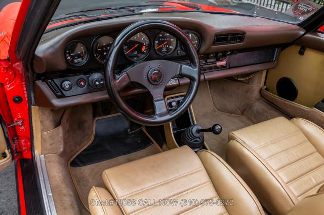 Porsche 911 image 6