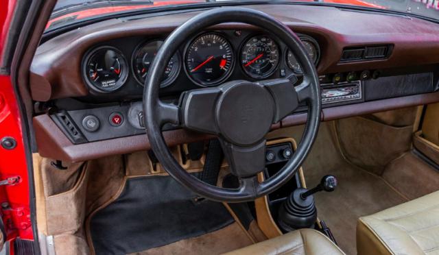 Porsche 911 image 6
