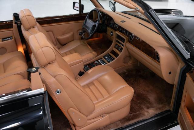 Rolls Royce Corniche image 5