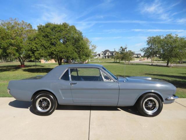 Ford Mustang image 2