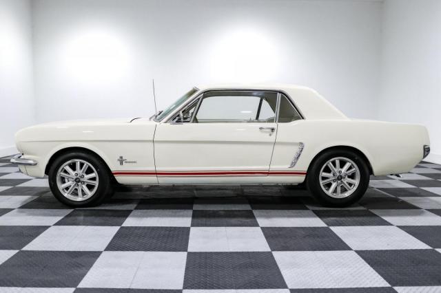 Ford Mustang image 4
