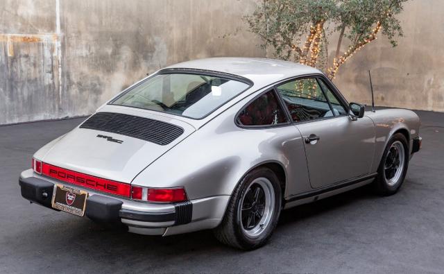 Porsche 911 image 4