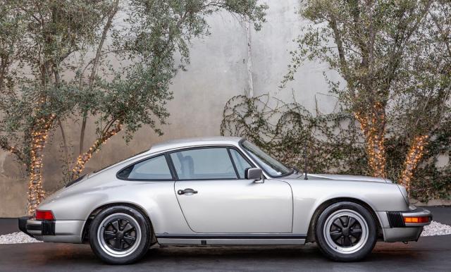 Porsche 911 image 1