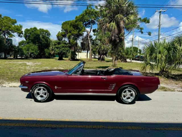 Ford Mustang Convertible image 1
