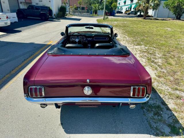 Ford Mustang Convertible image 3