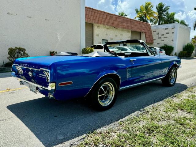Ford Mustang Convertible image 1
