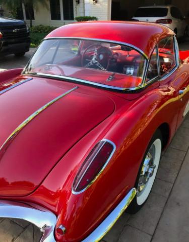Chevrolet Corvette image 1