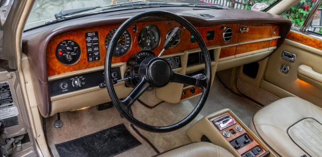 Rolls Royce Silver Spur image 3