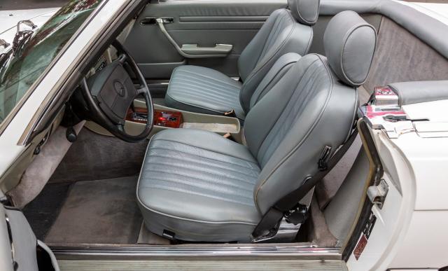 Mercedes Benz Sl 560 image 9