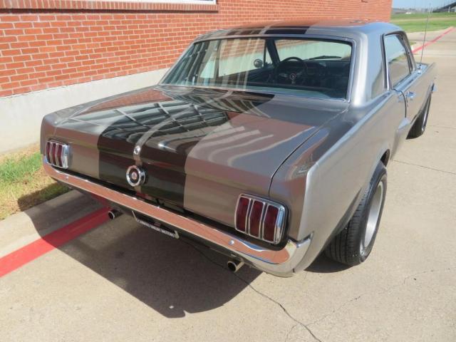 Ford Mustang image 1
