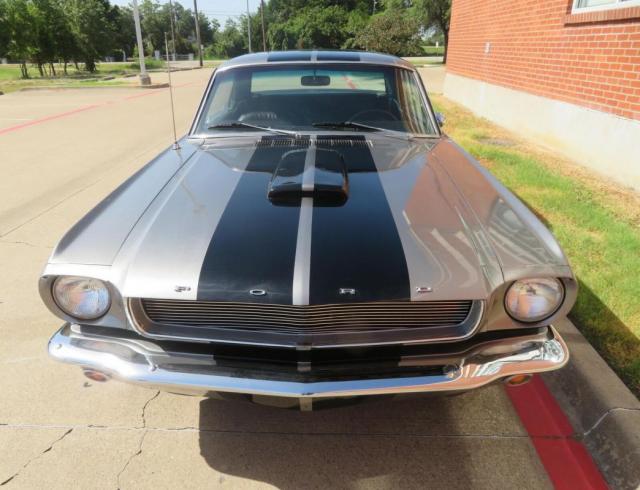 Ford Mustang image 9