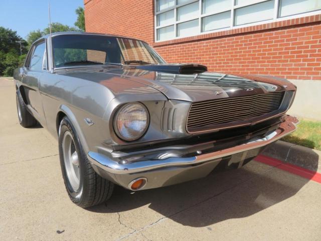 Ford Mustang image 7