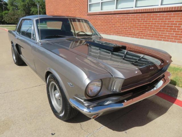 Ford Mustang image 2