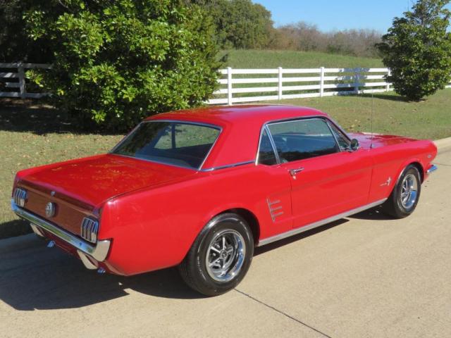 Ford Mustang image 6