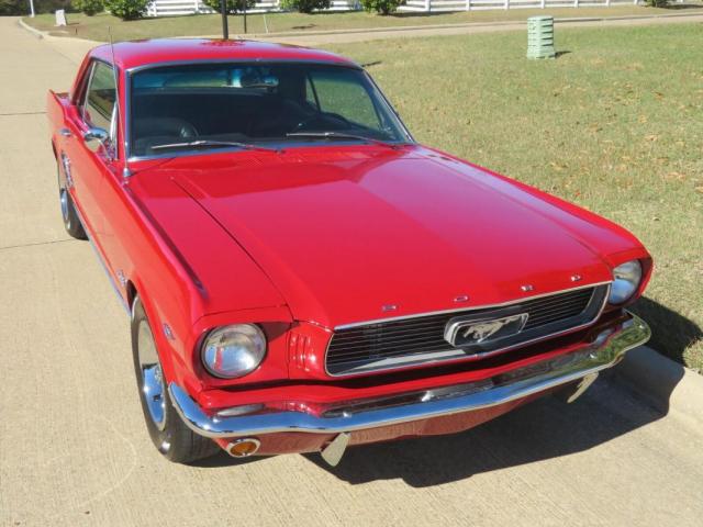 Ford Mustang image 8