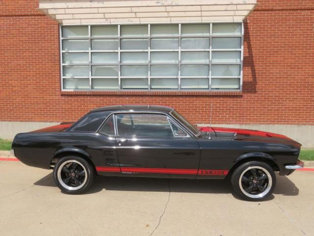 Ford Mustang image 2