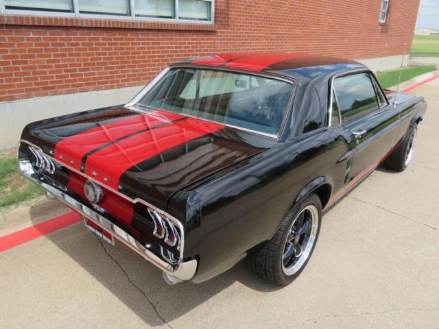 Ford Mustang image 9