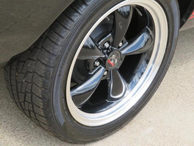 Ford Mustang image 5