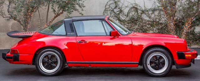 Porsche 911 image 7
