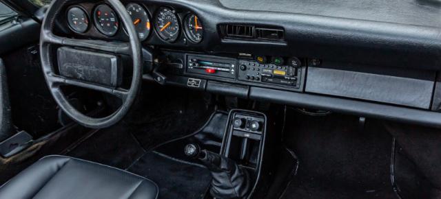 Porsche 911 image 1