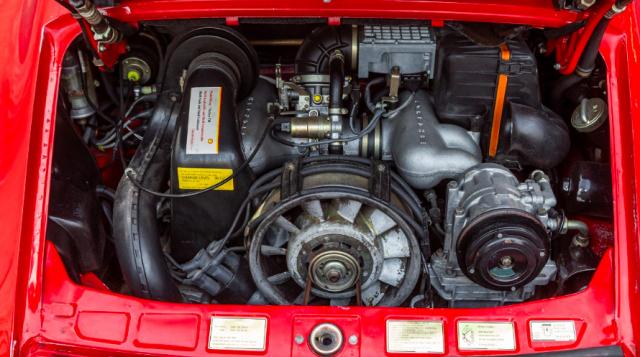 Porsche 911 image 6