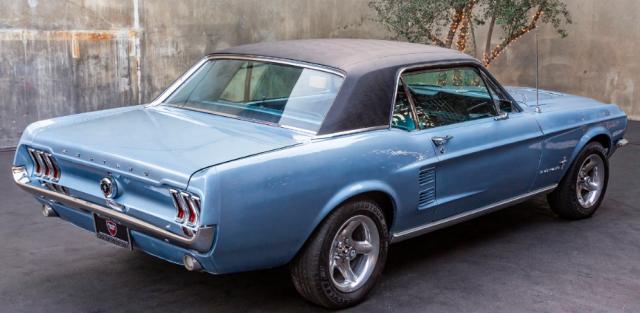 Ford Mustang image 5