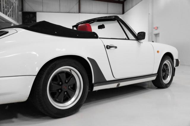 Porsche 911 image 8