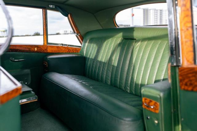 Rolls Royce Silver Wraith image 2