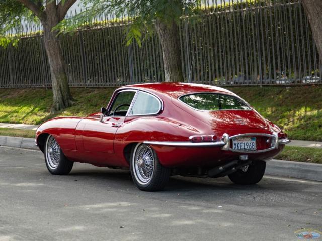 Jaguar E-Type image 7